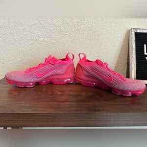 NIKE Hot Pink Vapor Max shoes .
Women’s size 7